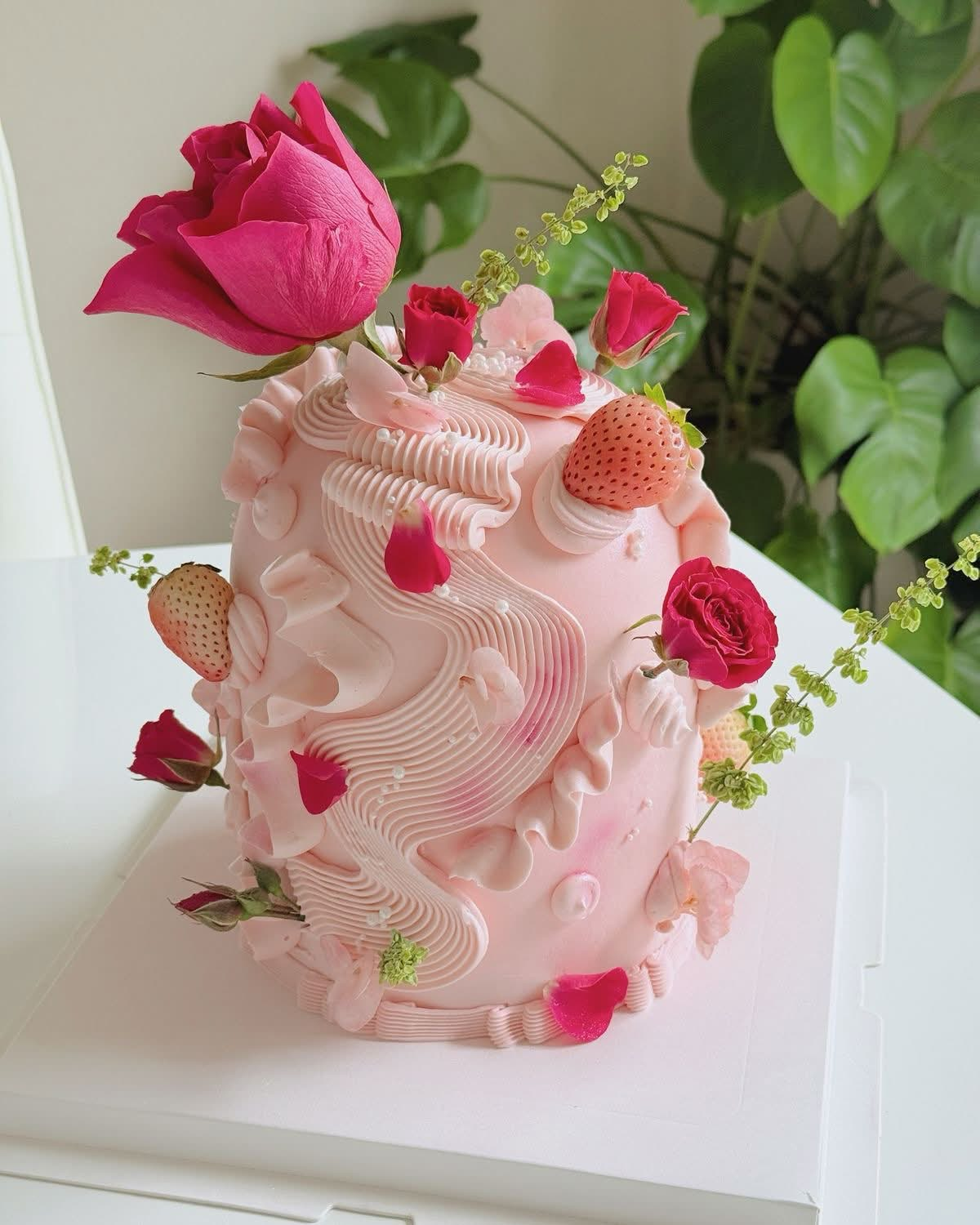 Whimsical Dome Vintage Cake